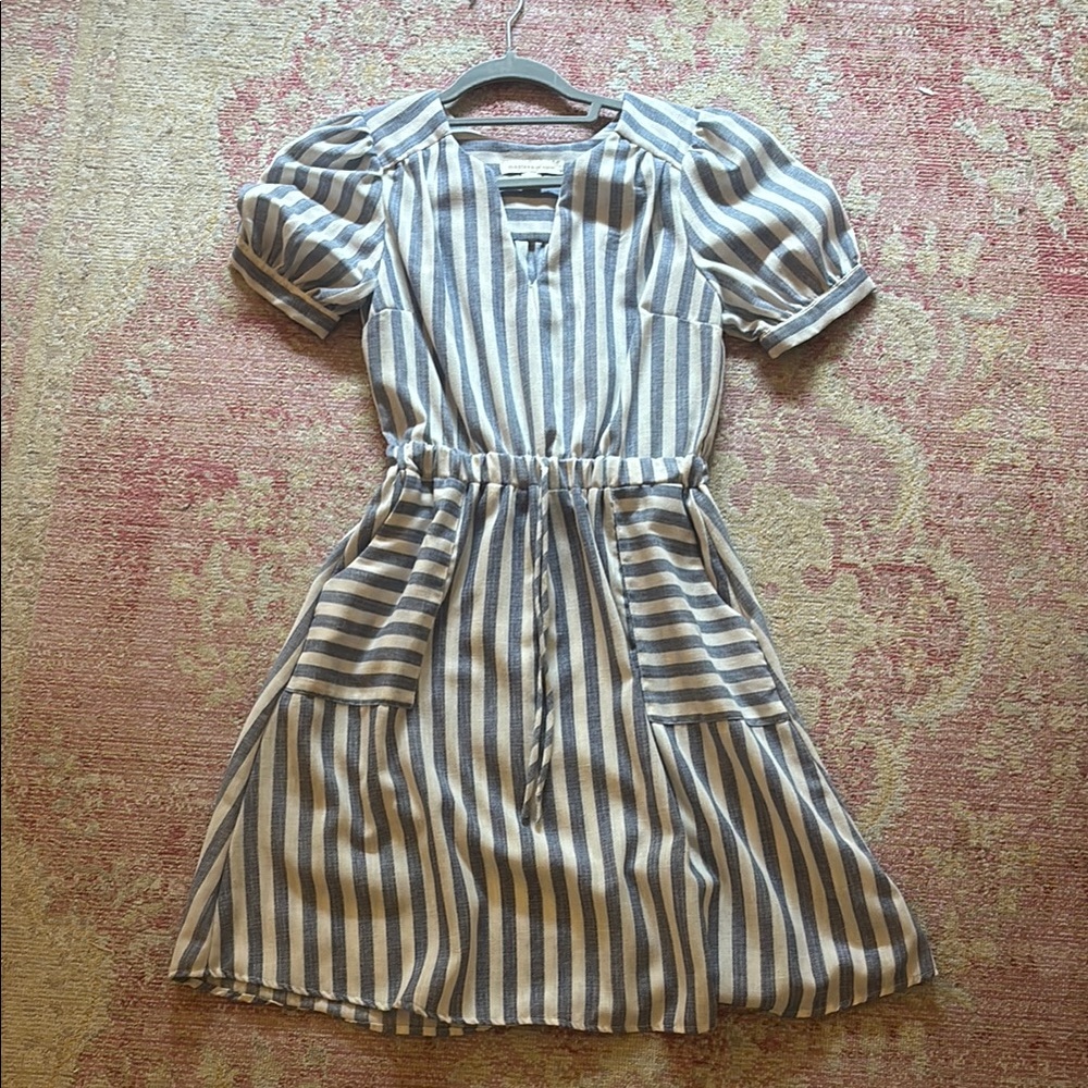 Gray and White Buttoned Puff Sleeve Sundress
